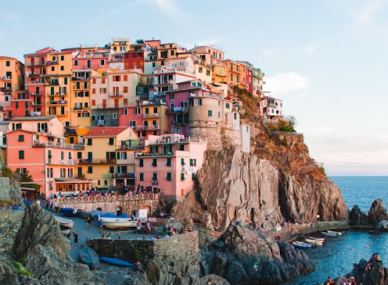 Additional destination visual for how to plan a solo trip
